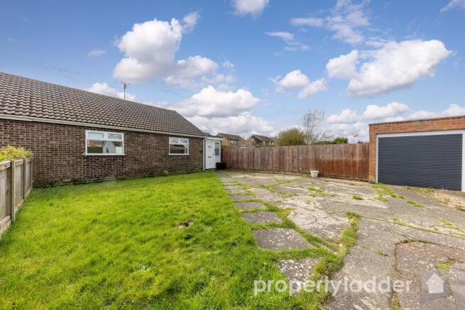 2 bed property, in West Acre Drive, £265,000