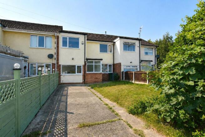 3 bed property, in Rake Close, £230,000