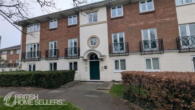 2 bed property, in Hawkesbury Mews, £75,000