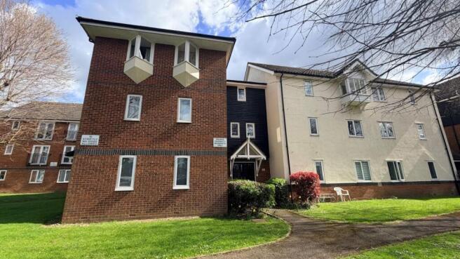 1 bed property, in 97 Mandeville Court, £127,500