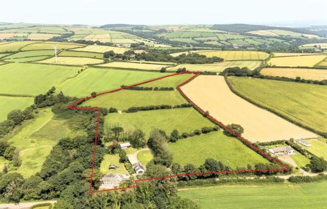 5 bed property, in Inches, £895,000