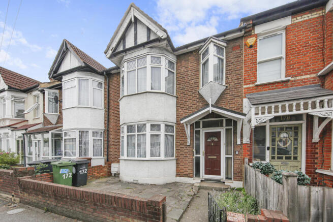 3 bed property, in Winchester Road, £550,000