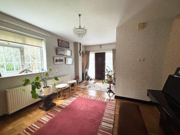 4 bed property, in Chatsworth Road, £1,000,000