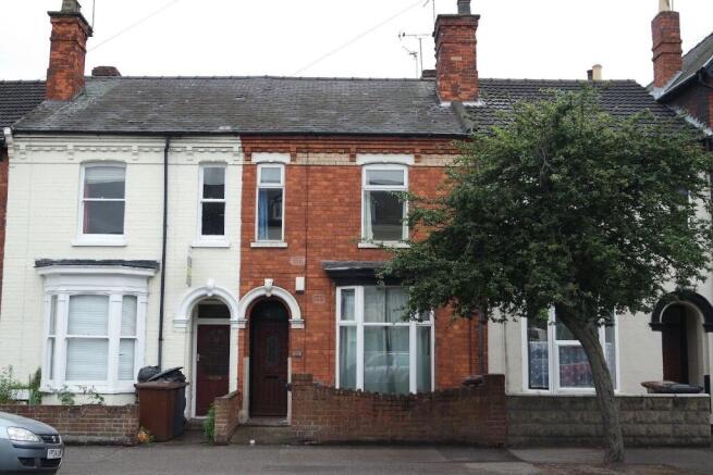 5 bed property, in Carholme Road, £275,000