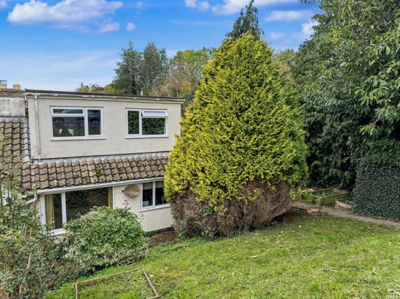 4 bed property, in Elmhirst Drive, £400,000