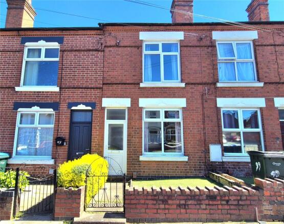 2 bed property, in Sir Thomas Whites Road, £169,950