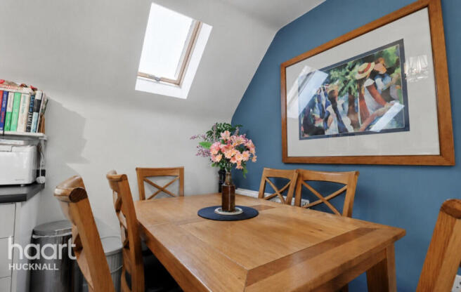 2 bed property, in Henfrey Drive, £170,000