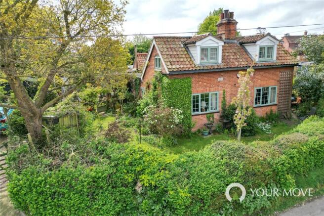 4 bed property, in Mill Lane, £350,000