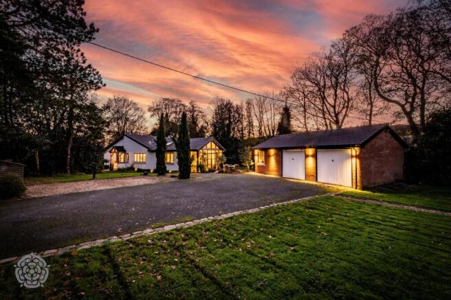 4 bed property, in Stone Pit Lane, £1,100,000
