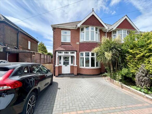 3 bed property, in Glover Road, £175,000
