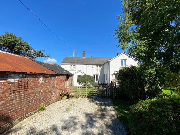 3 bed property, in Whitstone, £345,000