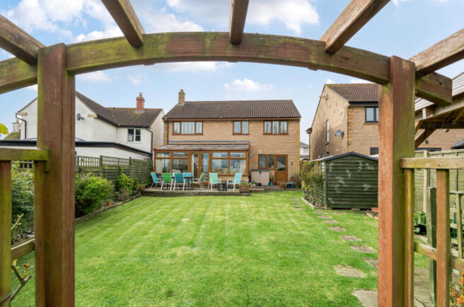 4 bed property, in Brimgrove Lane, £465,000