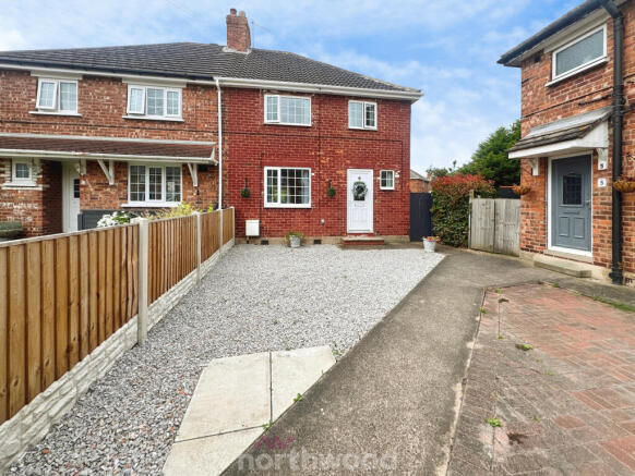 3 bed property, in Geneva Square, £130,000