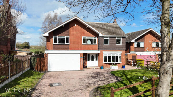5 bed property, in Birmingham Road, £775,000