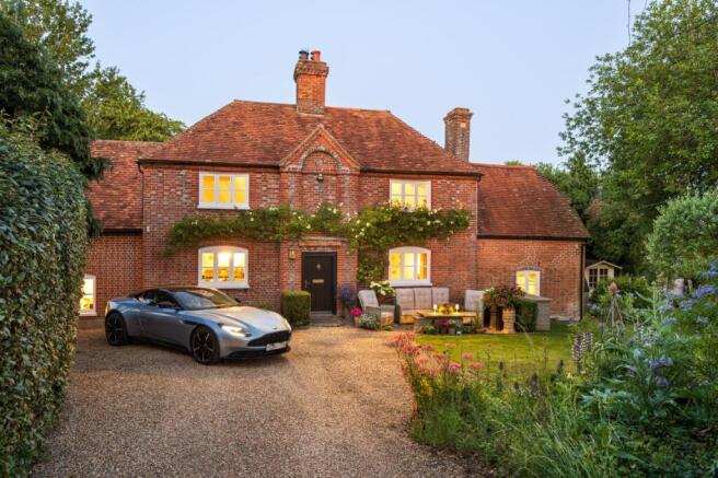 4 bed property, in Hill Green, £1,100,000