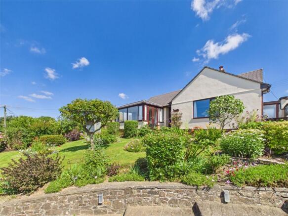 2 bed property, in Tetcott, £375,000