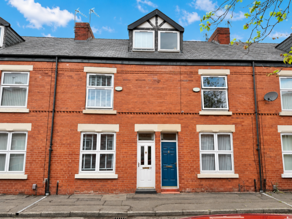 3 bed property, in Co-operative Street, £240,000