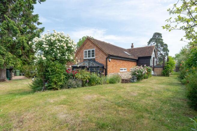 4 bed property, in School Lane, £950,000