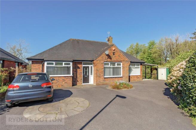 4 bed property, in Langley Avenue, £500,000