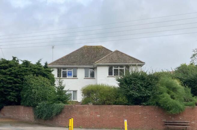 2 bed property, in Elmside, £350,000