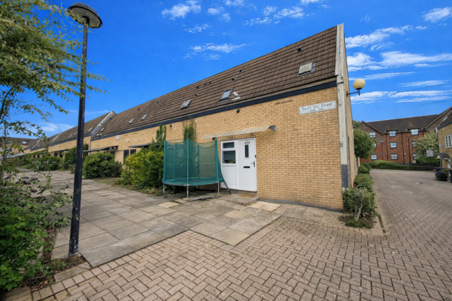 2 bed property, in South Tenth Street, £285,000