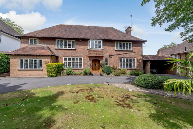 5 bed property, in Main Avenue, £2,600,000