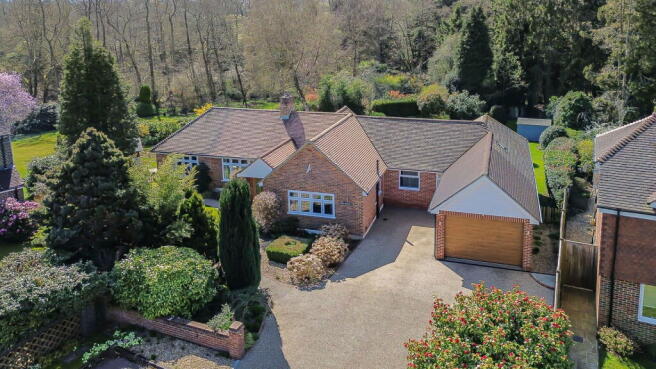 3 bed property, in Chesworth Close, £1,100,000