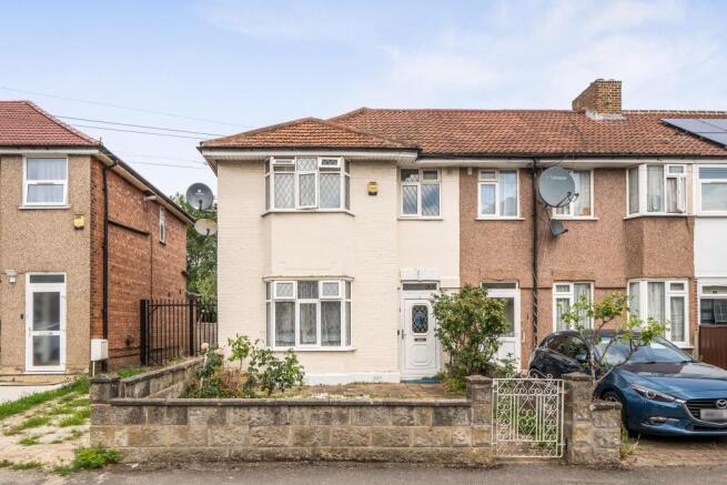 3 bed property, in Sunningdale Avenue, £500,000