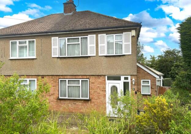 3 bed property, in 2 Kimble Crescent, £425,000