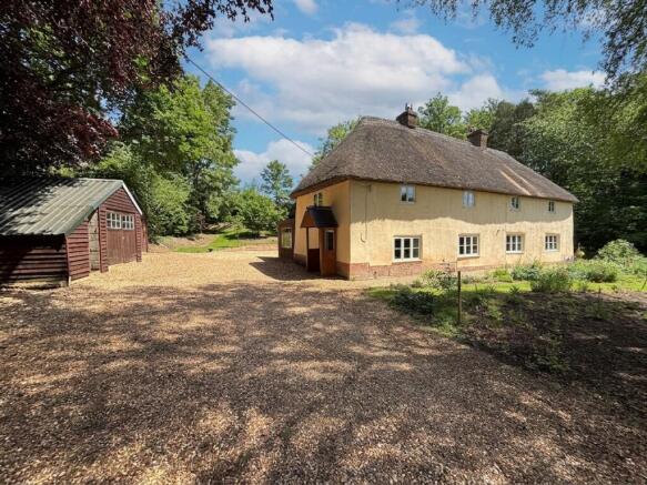 4 bed property, in Princes Hill, £825,000