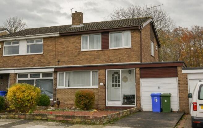 3 bed property, in Weetwood Road, £180,000