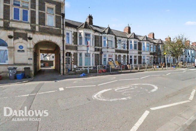 3 bed property, in Moorland Road, £290,000