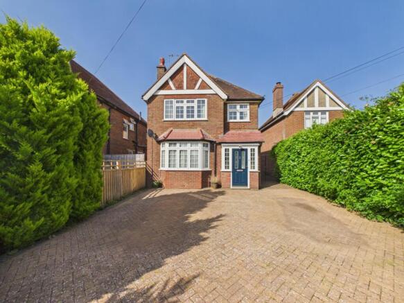 3 bed property, in Chartridge Lane, £760,000