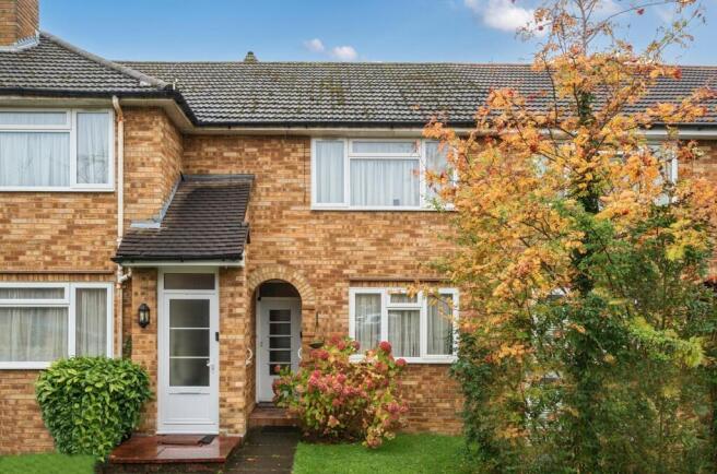 2 bed property, in Malcolm Court, £350,000