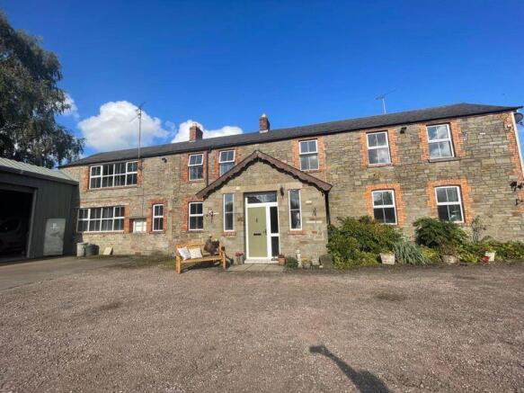 3 bed property, in Valley Road, £605,000