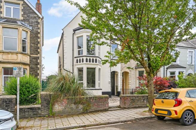 9 bed property, in Richards Terrace, £750,000