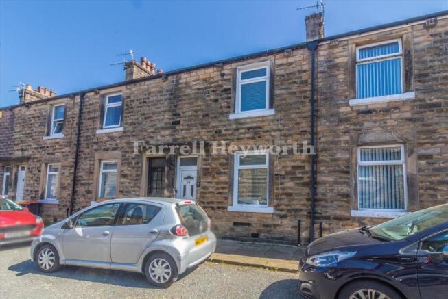 2 bed property, in Argyle Street, £155,000