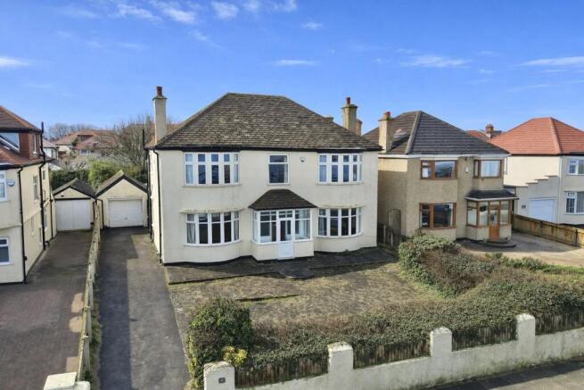 5 bed property, in Meols Parade, £675,000