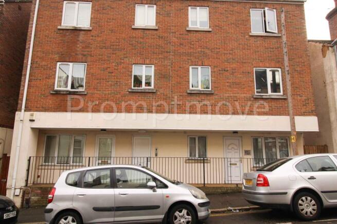 1 bed property, in Buxton Road, £125,000