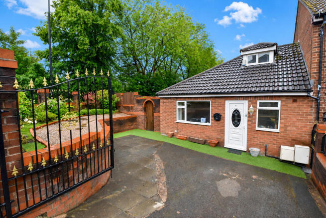 1 bed property, in Westbourne Park, £269,950