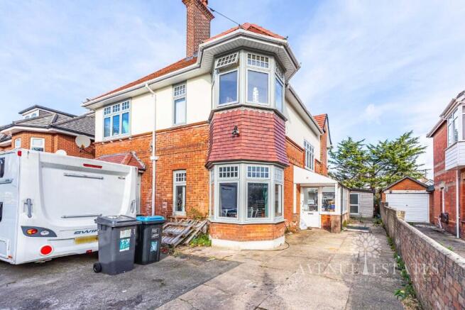 8 bed property, in Lowther Road, £625,000