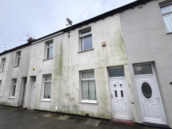 2 bed property, in Freckleton Street, £65,000