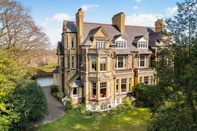 3 bed property, in Bentinck Road, £465,000