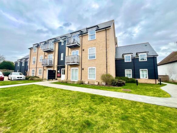 2 bed property, in Arbury Place, £295,000