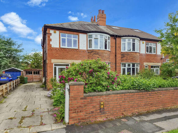 4 bed property, in Becketts Park Drive, £450,000