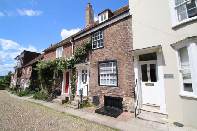 2 bed property, in Watchbell Street, £565,000
