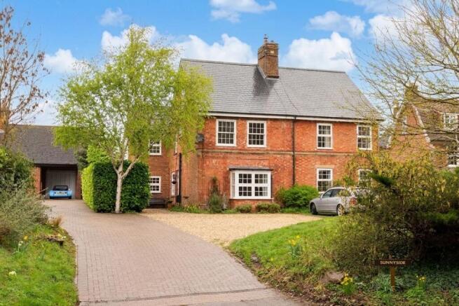 4 bed property, in Ickleton Road, £650,000
