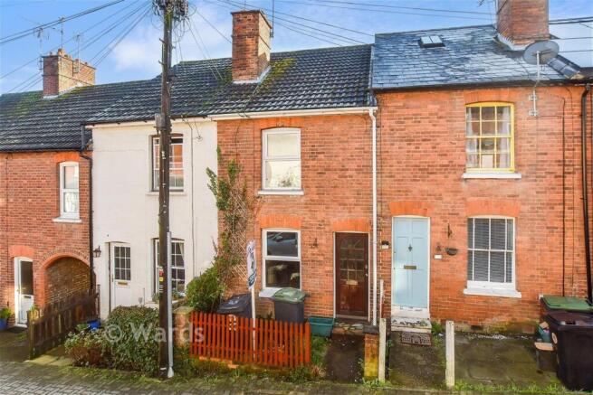 2 bed property, in Woodside Road, £300,000