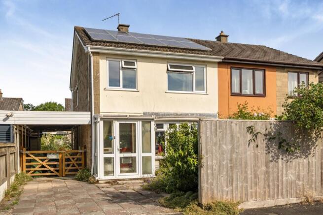 3 bed property, in Churchill Road, £335,000