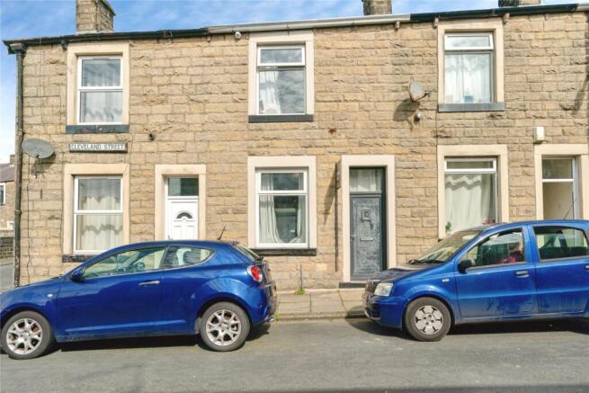 2 bed property, in Cleveland Street, £89,950